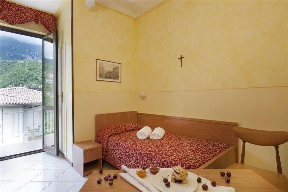 Hotel Sorriso Toscolano Maderno Zewnętrze zdjęcie