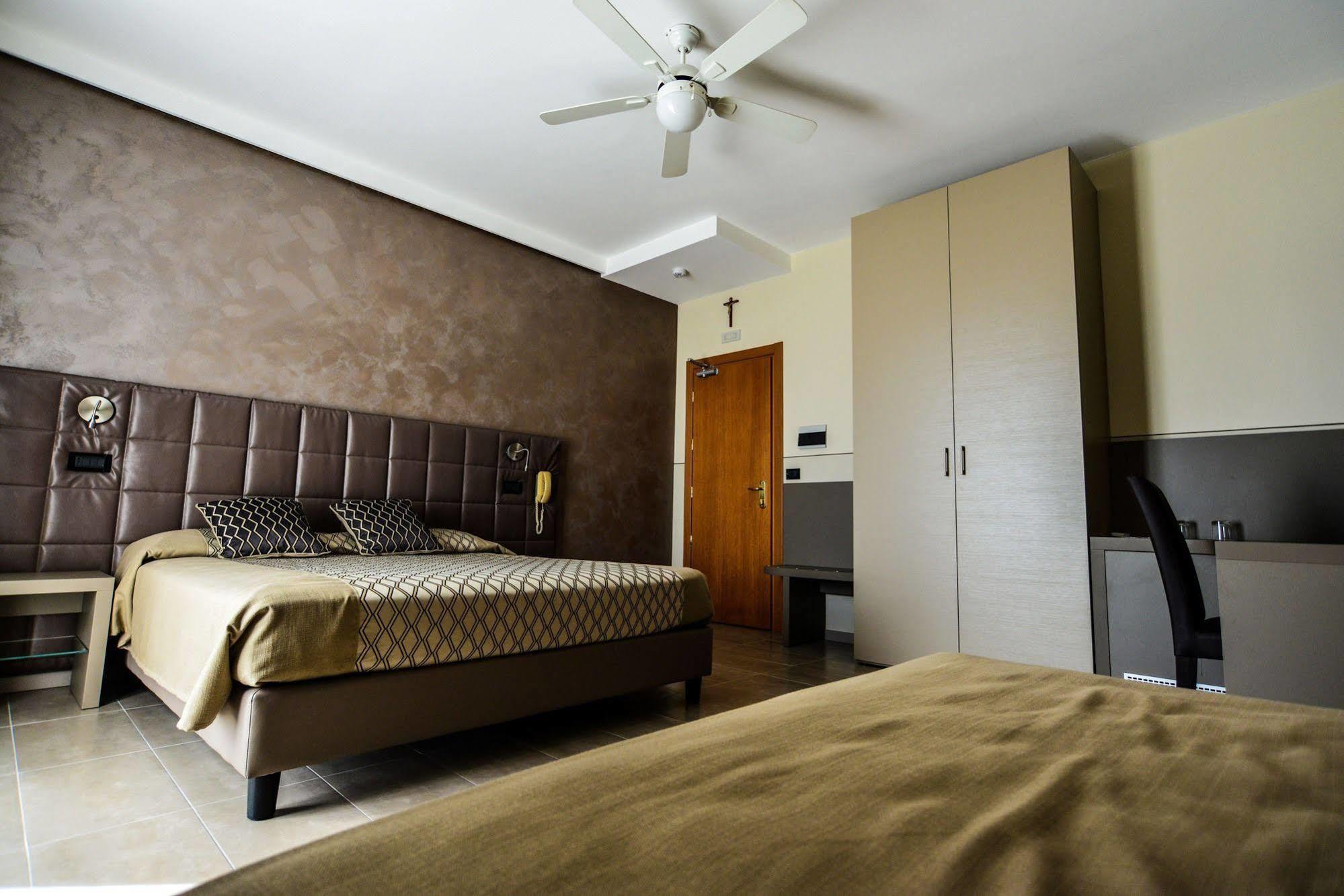 Hotel Sorriso Toscolano Maderno Zewnętrze zdjęcie