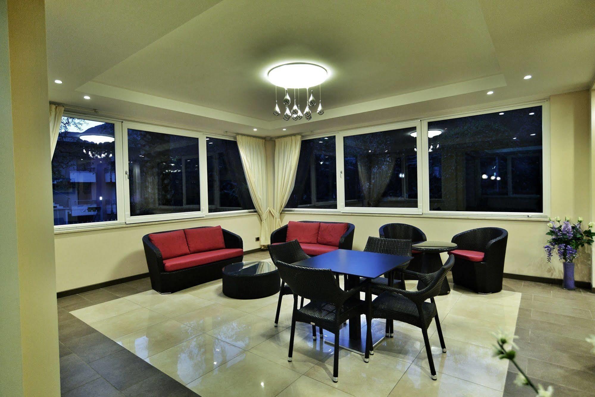 Hotel Sorriso Toscolano Maderno Zewnętrze zdjęcie