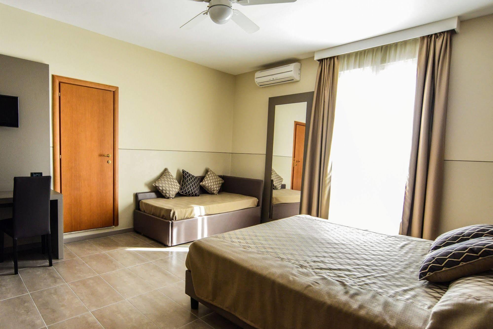 Hotel Sorriso Toscolano Maderno Zewnętrze zdjęcie