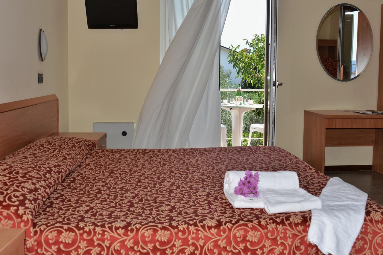 Hotel Sorriso Toscolano Maderno Zewnętrze zdjęcie